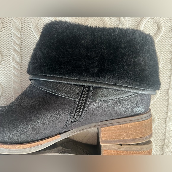 G.H. Bass & Co. Black Leather Ankle Booties with Faux Fur Women’s size 9 - Picture 7 of 13